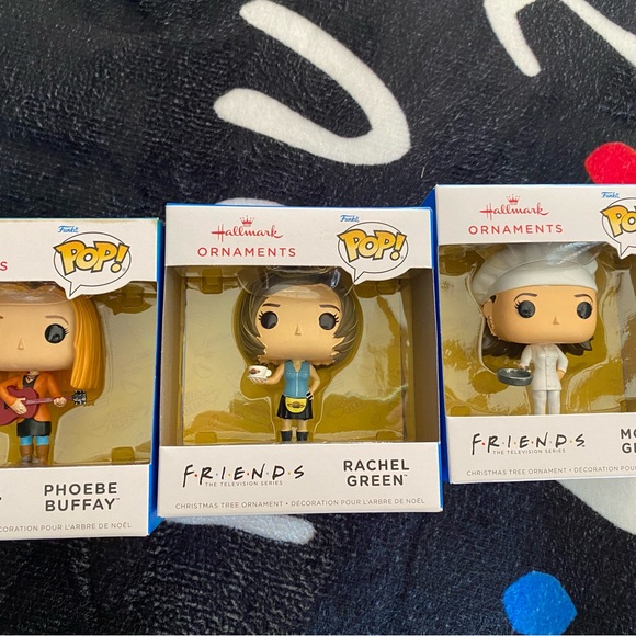 New Hallmark Friends ornament set - Picture 1 of 1